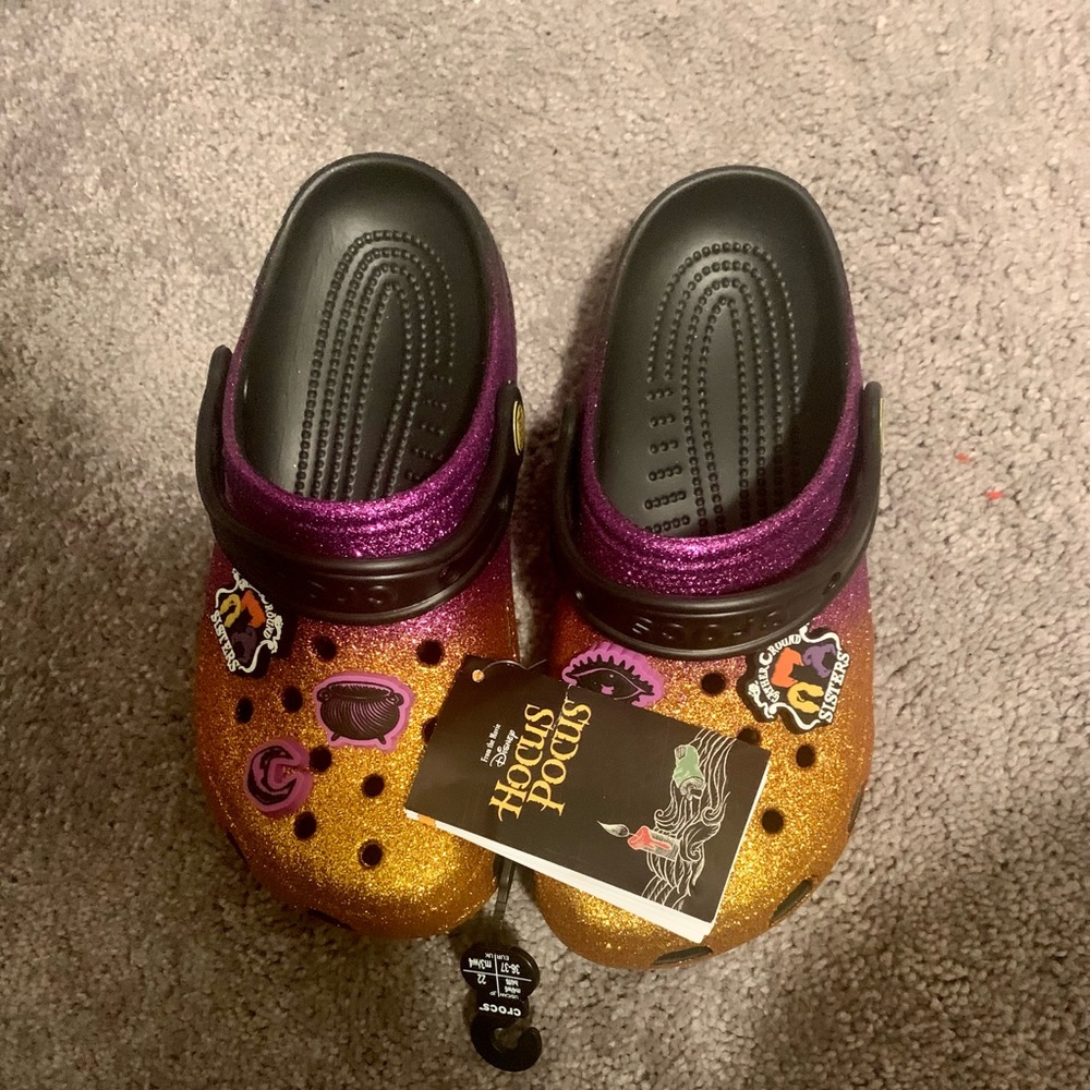 **SOLD**Crocs